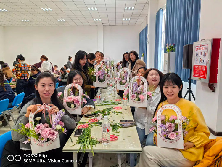 【sbo利记】开展“指尖花艺 绽放魅力芳华”主题活动